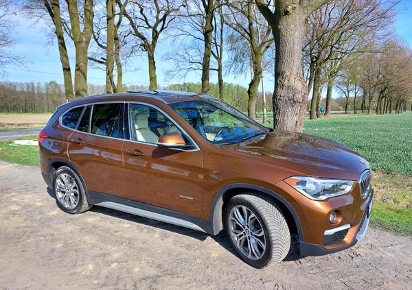 BMW X1 cena 83900 przebieg: 92000, rok produkcji 2016 z Pszczyna małe 704